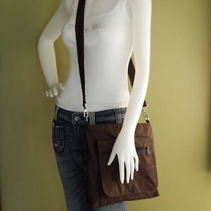 Brown Water Resistant Nylon Messenger Bag Schoudertas, lichtgewicht crossbody tas, kleine handige tas, Reistas, Vrouwen sling bag Judith afbeelding 4