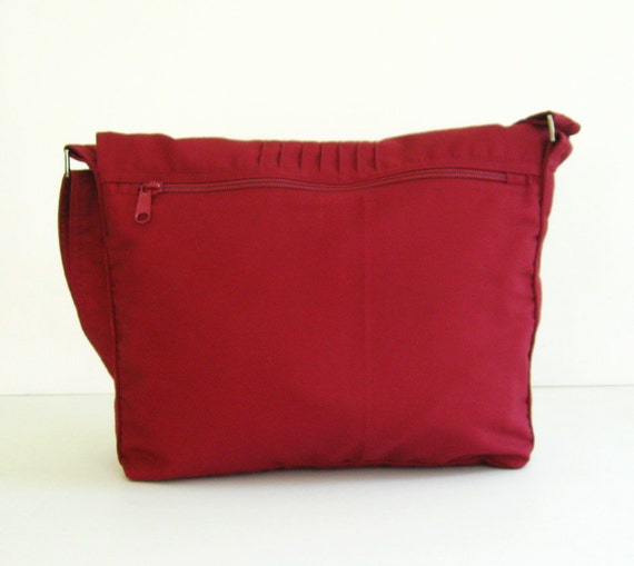 Maroon messenger hotsell bag