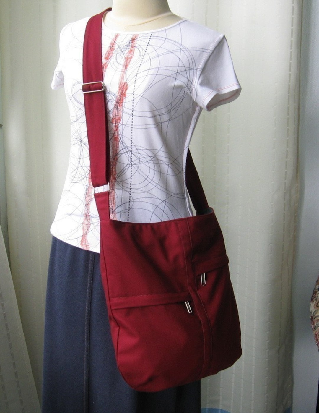 Zipper Closure Maroon Cotton Twill Messenger Bag, Cross Body
