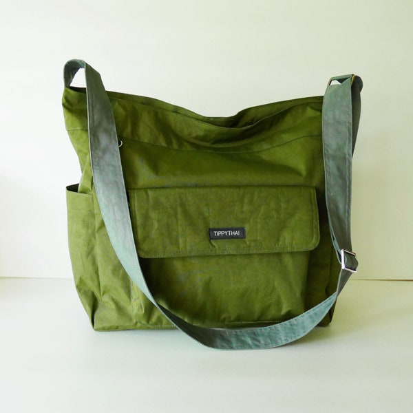 Nylon olive foncé résistant à l'eau - grand sac messager, cartable, sac à langer, sac à bandoulière, sac de tous les jours, sac de voyage léger - KAILA