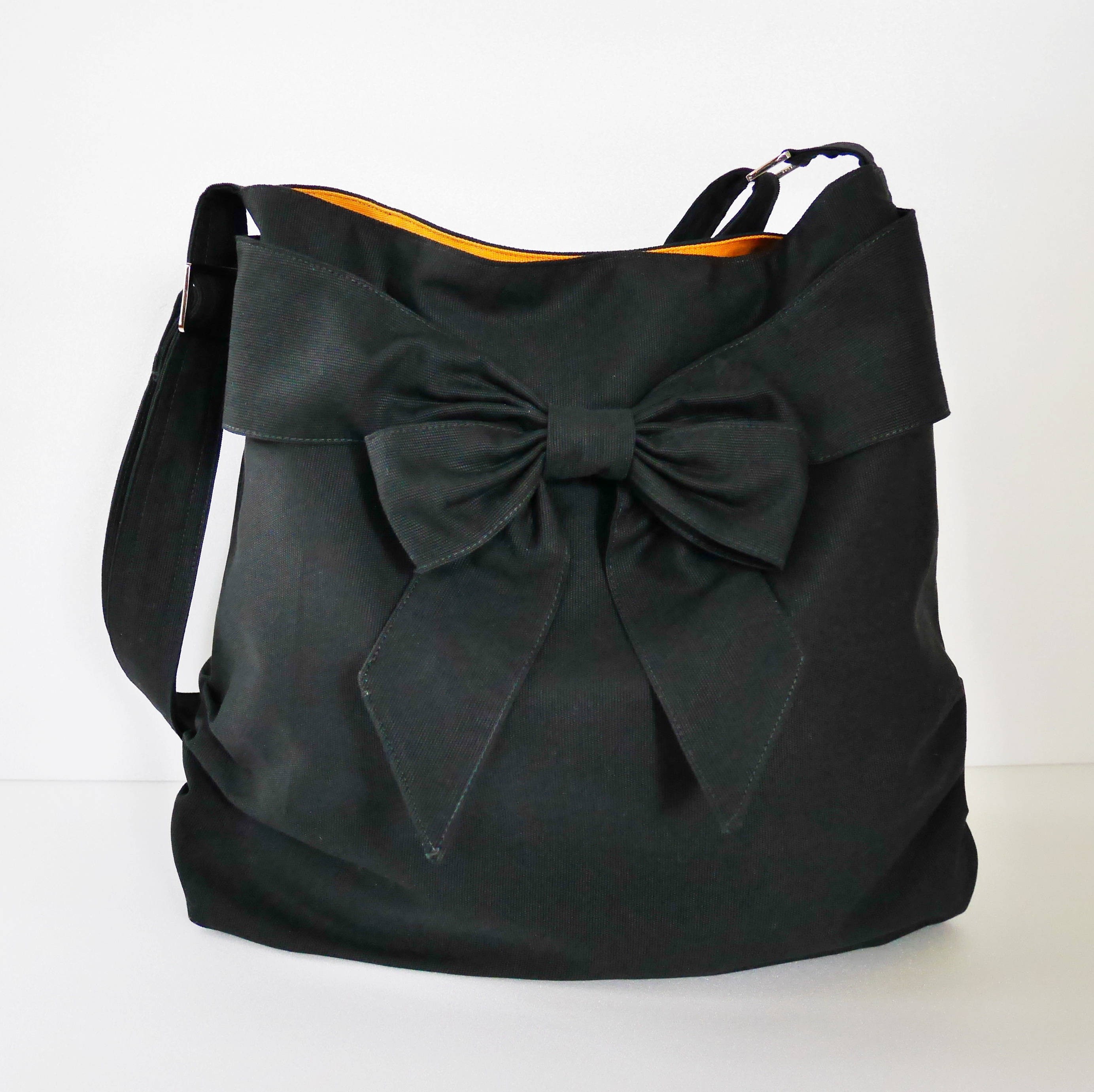 Black purse with bow online