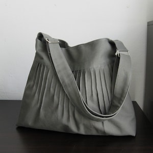 Graue Umhängetasche, Crossbody-tasche, Graue Umhängetasche, Kleine Wickeltasche mit Flaschentaschen, Umhängetasche - Blythe