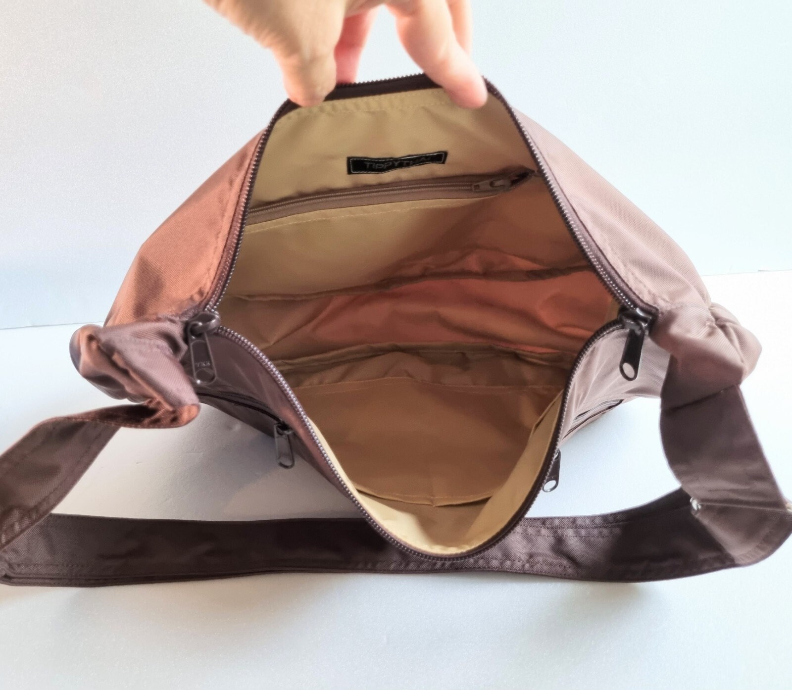 Pealwel Women's Crossbody Bag – Lightweight Nylon & Anti-Theft Design