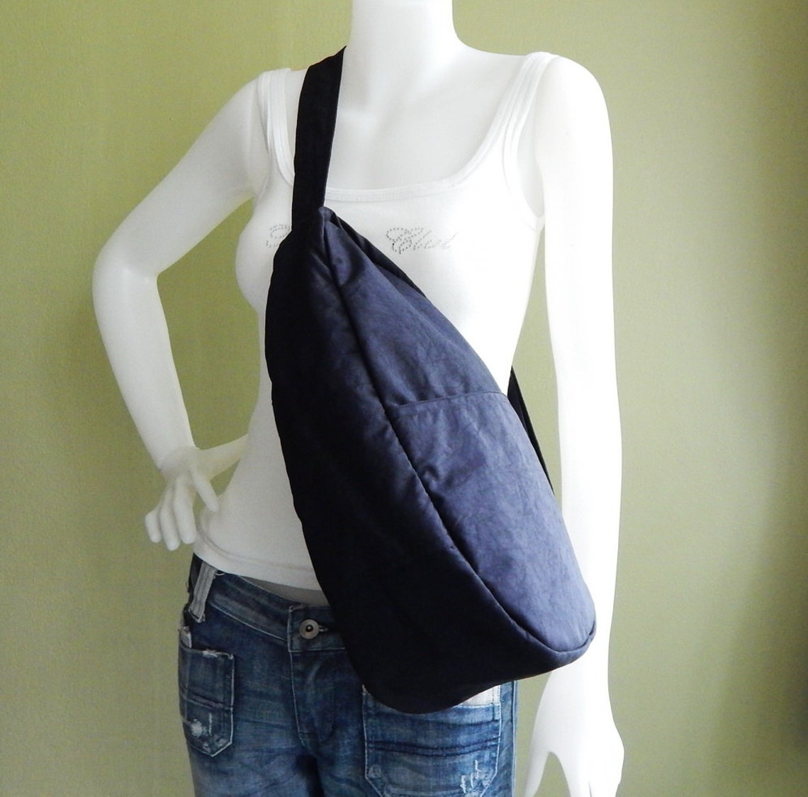 water resistant crossbody bag