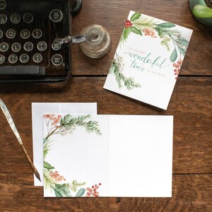 Enkele kerstkaart - kerstkrans - "It's the most wonderful time of the year" - aquarelkunst van Alicia's Infinity