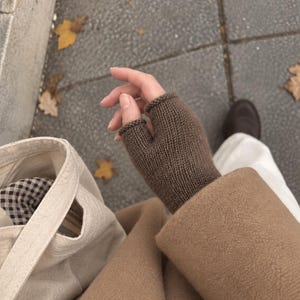 Fingerlösa vantar – Oslo | Sömlösa handledsvärmare stickmönster PDF, Fingering