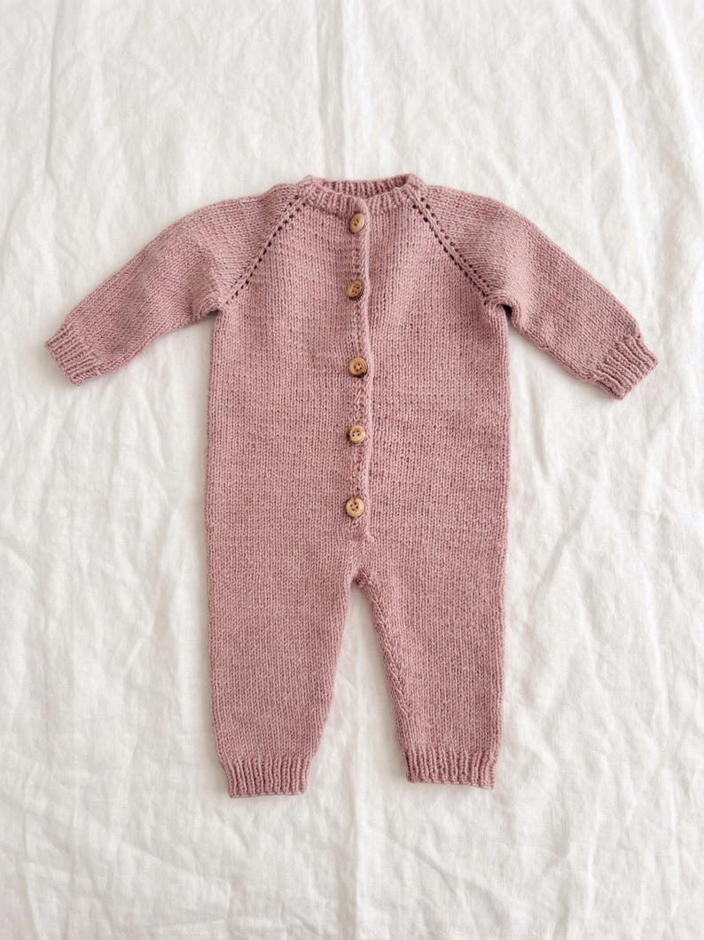 Baby Knitting Pattern Overall PDF – Baby Romper Knitting Pattern – Top Down Baby Jumpsuit – Newborn to 24M – Scandinavian Style imagen 10