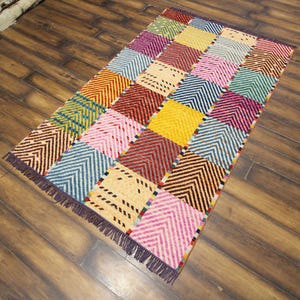 4x6 Moroccan motif Handknotted Wool Accent Rug - Multi coloured
