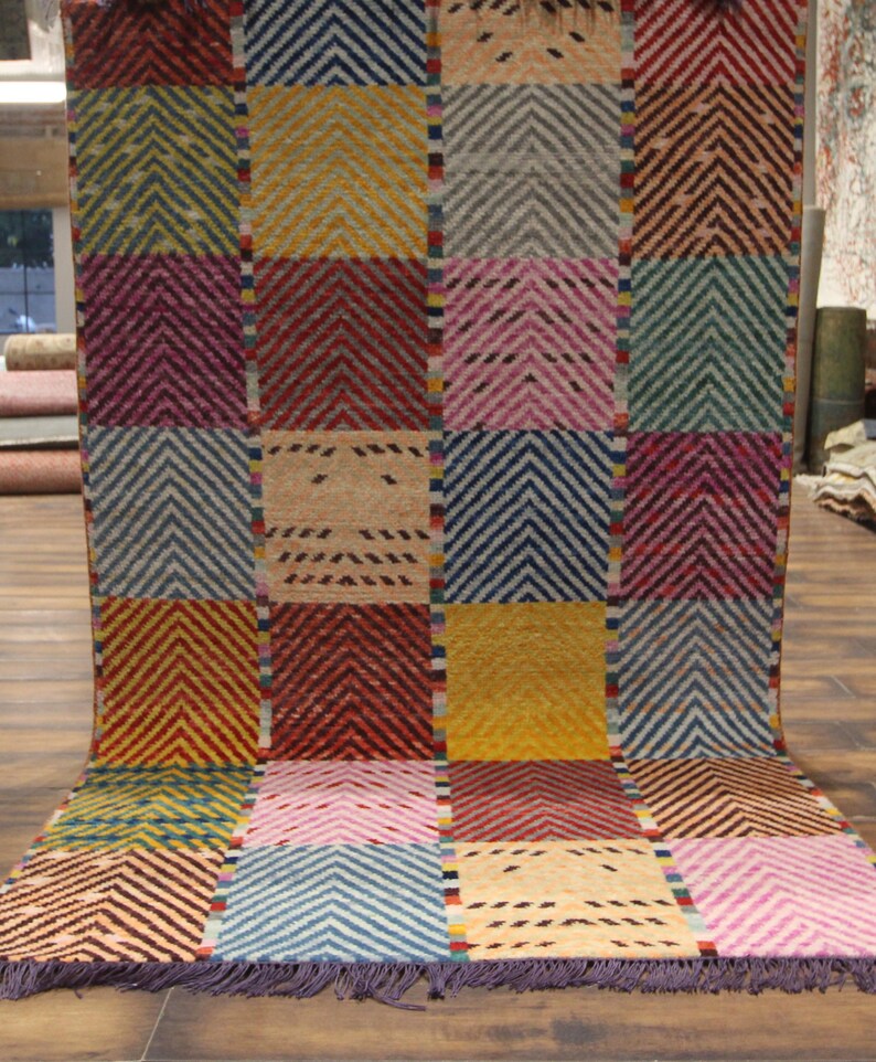 4x6 Moroccan motif Handknotted Wool Accent Rug - Multi coloured