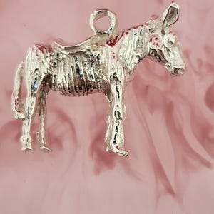 Vintage Pre-loved Sterling Silver Donkey Pendant Charm. Weight 4.6g