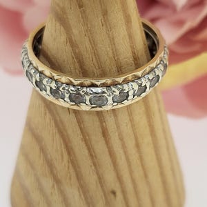 Vintage Pre-loved 9ct Gold Cubic Zirconia Full Eternity Band Ring. Size N Weight 3.1g