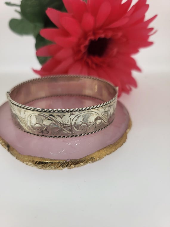 Vintage 1978 Solid Silver Hinged Bangle: Floral Engraved Design