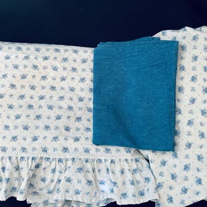 3 pc vintage Coastal cottage style MARTEX Twin Flat  & fitted Laura Ashley  blue floral  sheet 1 stand. denim pillowcase set