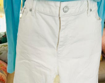 Vintage Liz Co. White DENIM CUFF JEANS- above ankle and Wide Leg   sz. 16