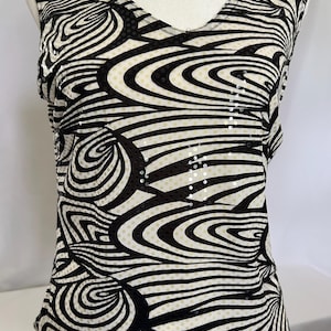 SEXY 90&#39;s black & white swirl fish scale  shimmery wet look  DISCO top sz. L