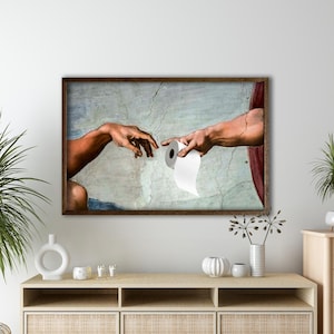 Divertente poster di carta igienica "Creazione di Adamo", parodia di Michelangelo, tela umoristica per il bagno, regalo meme rinascimentale per lui o per lei