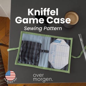May include: A fabric game case featuring a light green border, a light blue interior, and a dark blue plaid pocket. The case holds a white Kniffel score card with blue text. The text Kniffel Game Case Sewing Pattern and over morgen. are visible.