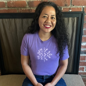 Ohia Lehua Blumen T-Shirt, Hawaiianische Quilt Muster, Blumendruck Shirt, Blumen-Liebhaber Geschenk, Native Hawaiianische Blume