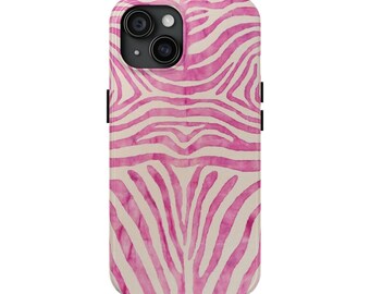 Puede incluir: Funda de teléfono con un estampado de rayas de cebra rosas. La funda tiene un fondo beige claro con rayas rosas brillantes. Incluye un recorte para la cámara y botones laterales negros. La funda está diseñada para un smartphone.