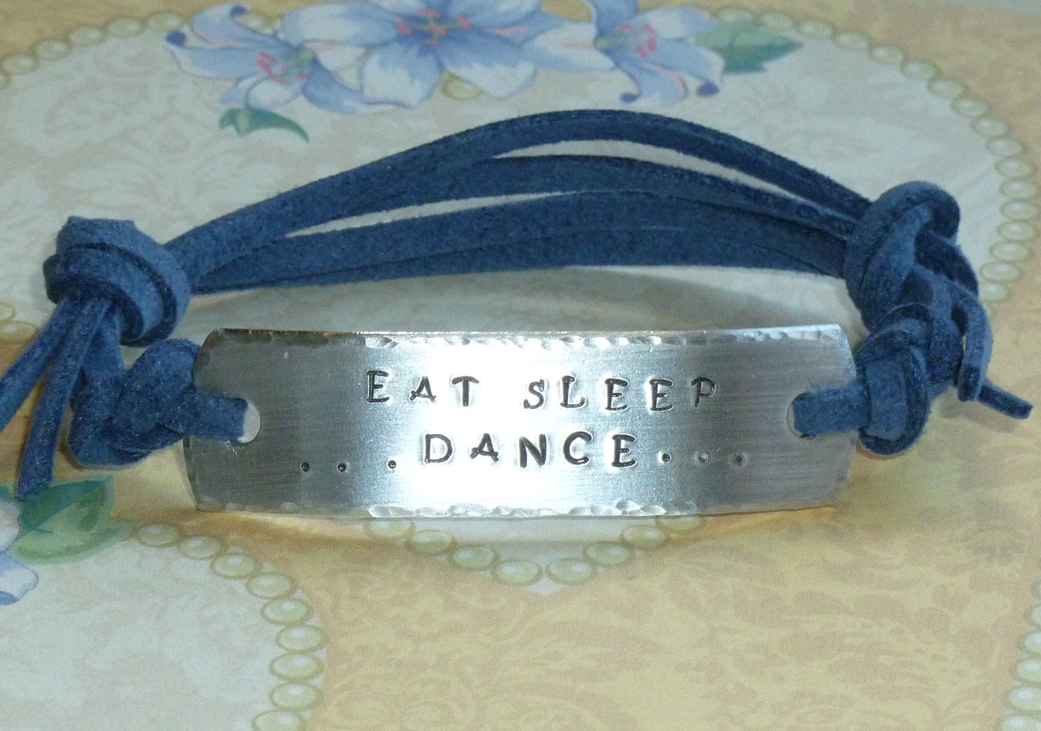 EAT+SLEEP+MAKE: CRAFT: Knotted Suede Bracelets