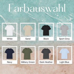 以下が含まれることがあります： 白、砂、黒、スポーツグレー、ネイビー、ミリタリーグリーン、ダークヘザー、ライトブルーなど、さまざまな色の半袖Tシャツ8枚のセレクション。上部にはドイツ語のテキスト「Farbauswahl」があります。