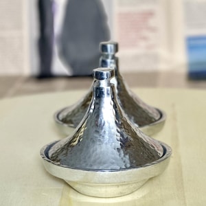 Lot de 2 mini tajines marocains faits main en argent : plats aux épices et aux noix