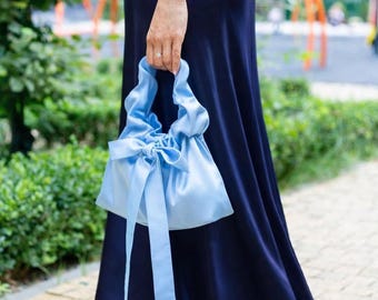Bolso de mano con lazo de satén: elegante bolso de noche azul empolvado, regalo para damas de honor, bolso de fiesta de seda.