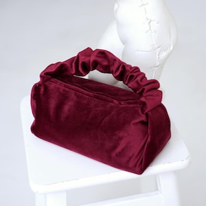 Clutch de noche de terciopelo burdeos hecho a mano: bolso para eventos, bolso de invitada de boda, bolso formal de dama de honor, regalo para mamá, regalo para ella