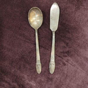 1847 Rogers Bros Butter Knife And Sugar Spoon Set Of 2 Vintage First Love