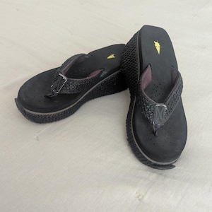 Vintage Volatile Size 6/6.5Black Chunky Platform Flip Flop Sandals