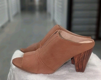 Cognac Leather Peep Toe Mules Chunky  Wood Heel Boho Chic Size 8.5 Vintage Inspo