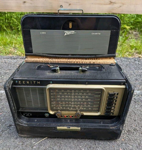 Vintage Zenith Trans-oceanic A600 Wave Magnet Shortwave Radio W