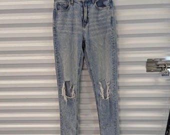 American Eagle Size 00 Long Distressed Mom Jeans 90s Inspired Grunge Festival