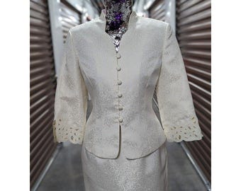 Le Suit Size 6 Cream Filigree Print 2 Piece Blazer & Skirt Suit Set