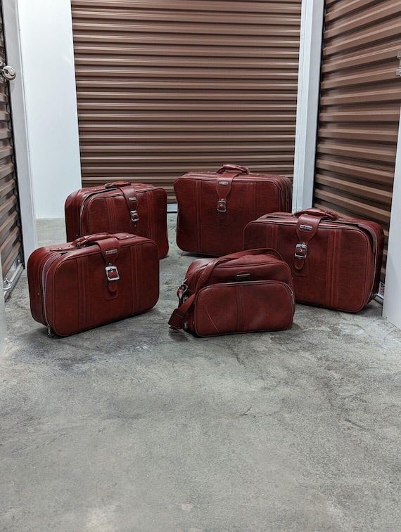 New Vista Vintage 1970s MCM Red Faux Leather Set of 5 Travel