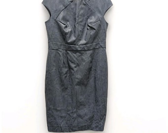 Vestido midi azul de piel sintética de lujo discreto, estilo minimalista y glamuroso para la oficina. Conquista 42
