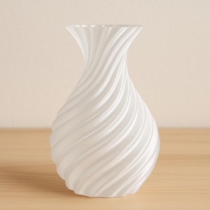 Modern Spiral 3D Printed Vase – Translucent Decorative Flower Vase for Minimalist Home Décor, Gift Idea for Plant Lovers & Housewarming