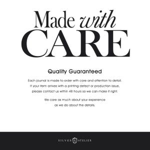 K&ouml;nnte beinhalten: Wei&szlig;er Hintergrund mit den Worten "Made with CARE" in einer stilvollen Schriftart. Darunter wird der Text "Quality Guaranteed" angezeigt, gefolgt von einer Beschreibung der Produktqualit&auml;t und des Kundenservices. Das Logo von SILVER 6 ATELIER befindet sich unten.