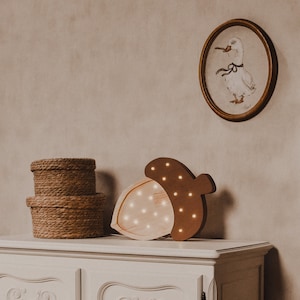 Lampka Nocna Żołądź – Drewniana Lampka do Pokoju Dziecka – Ręcznie Robiona Dekoracja - Idealny Prezent – Leśny pokój – Lampka do Karmienia