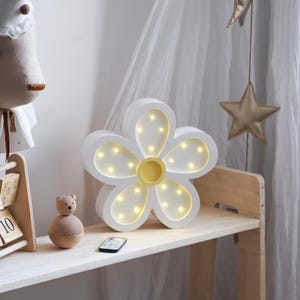 Wooden lamp flower daisy Night Lights for Kids - Handmade daisy Nursery Light, Remote Control, Children&#39;s Room Decor, gift for children