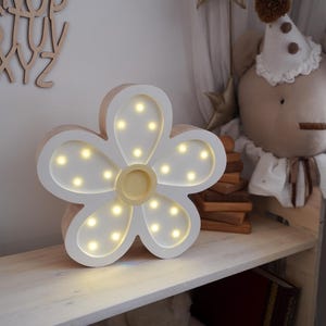 Wooden Daisy Night Light – Floral LED Lamp for a Child&#39;s Room | Personalised Handmade Gift | Boho Decoration | Children&#39;s Day | Sleep Aid