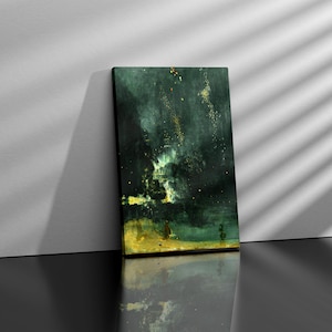 Pode incluir: Pintura abstrata com fundo verde escuro e detalhes dourados. A pintura tem uma superfície texturizada e um design de nuvens em espiral.