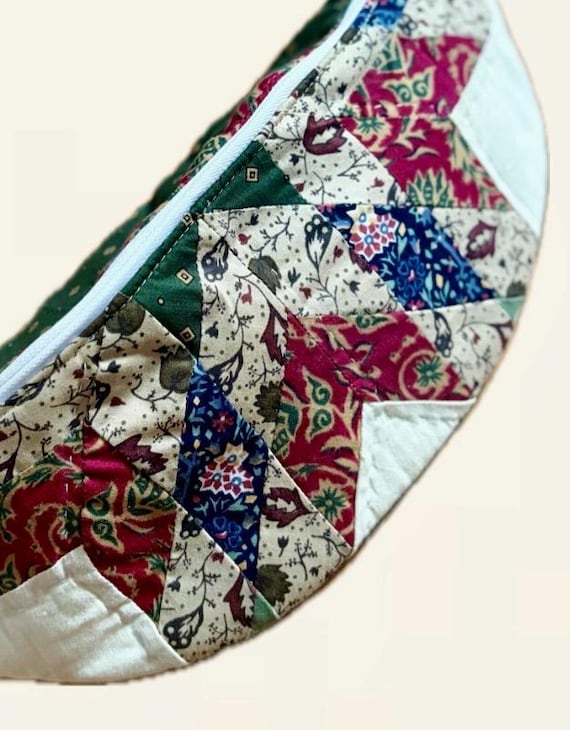 Upcycled Vintage Quilt Fanny Pack | Vintage Quilt Cross Body  display picture 3