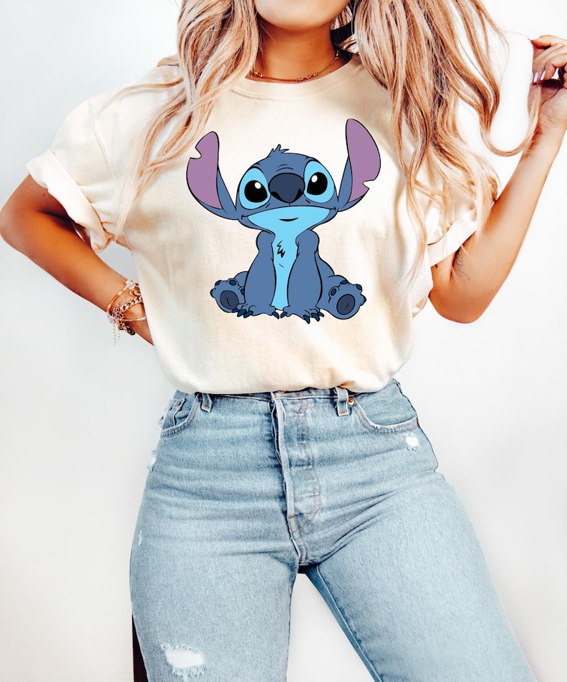 Camiseta de Stitch, camiseta de cumpleaños, camiseta de viaje a Disney, camiseta de Stitch feliz, regalo para amantes de Disney, ropa para niños, camiseta de regalo, camiseta de Stitch Disneyworld imagen 1