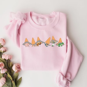 Camiseta de Toys Crossing, camiseta de Toy Story, camiseta retro de Disney Toy Story, camiseta de personajes de Toy Story, camisetas de Disney Family Trip imagen 2