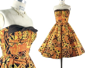 Vintage 50s Hawaiian Dress Kiilani Alfred Shaheen Bold Tapa Print Full Skirt Strapless Sundress