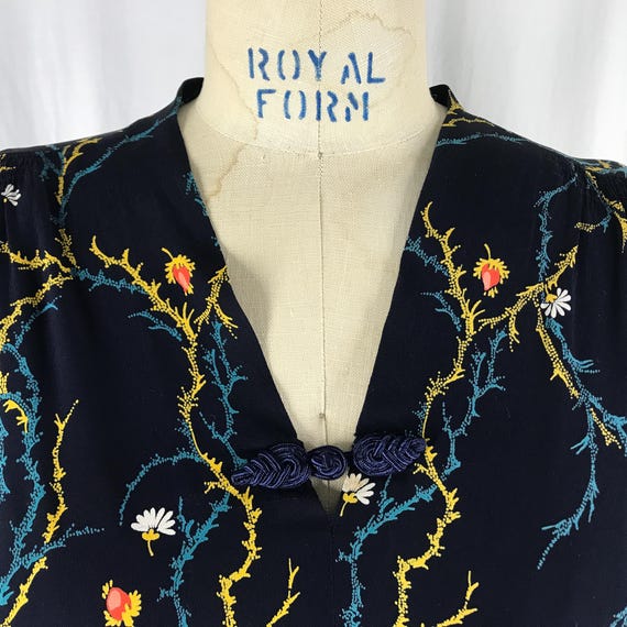 Vintage 40s Dress Floral Rayon navy blue volup - image 3