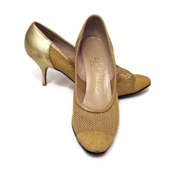 Vintage 60s Shoes Gold Fishnet Stiletto Heel Pumps approx  7.5 AS IS