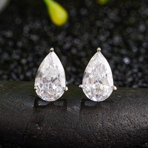 Pear Lab Diamond Stud Earrings /Pear Solitaire Earrings Pear Cut Diamond Earrings/ Pear Earrings/ Simulated Diamond Stud/ Gift For Her