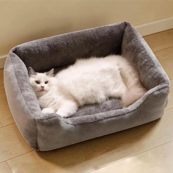 Calming Plush Pet Bed for Cats and Small Dogs, Cozy Non-Slip Cushion